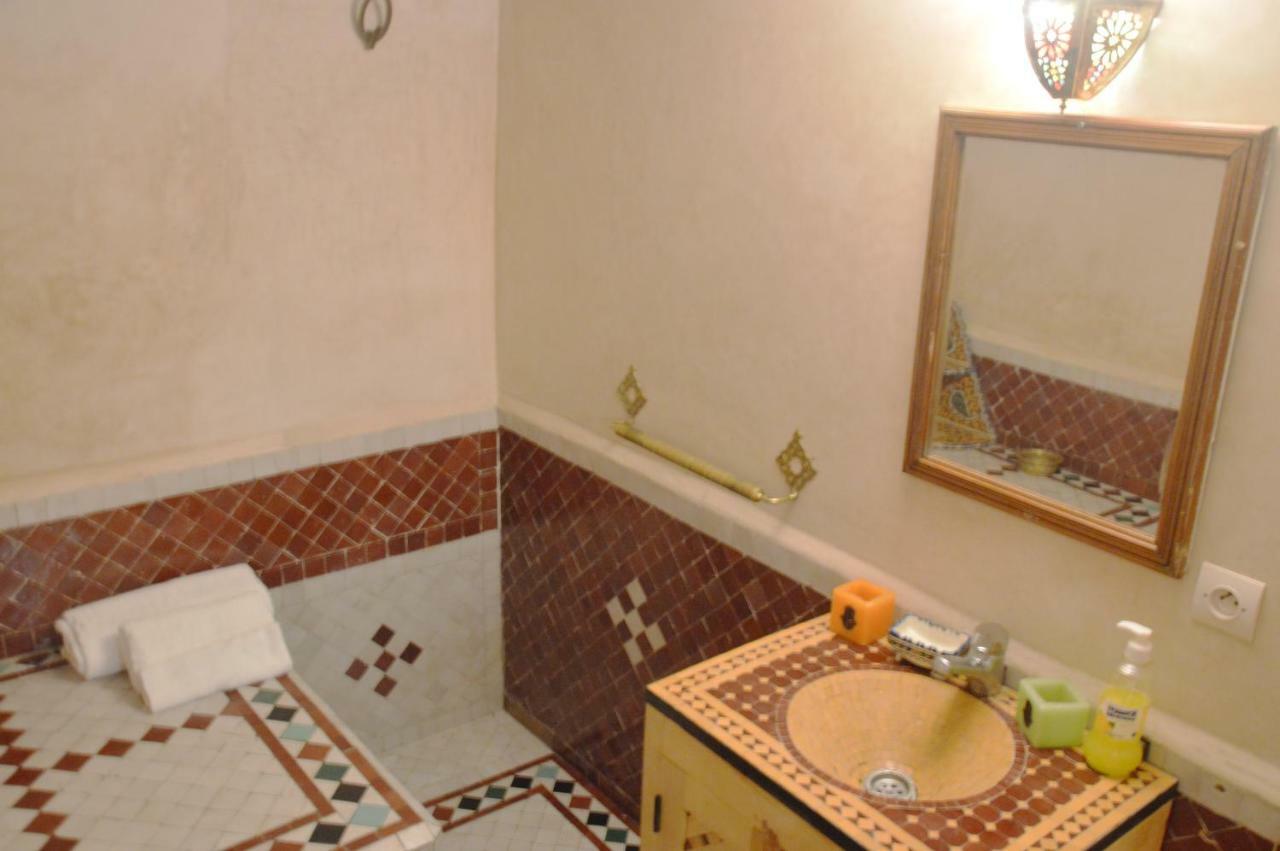 Riad Oumkaltoum Fès Exteriör bild